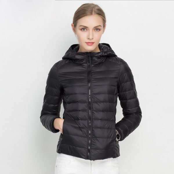 Winter Women Ultra Light Down Jacket 90% White Duck Down Hooded Jackets Warm Coat Parka Female Portable Outwear Windbreaker