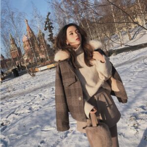 Mishow 2019 Women New winter clothing thicken woolen jacket female Korean version of the short loose Plaid woolen coat MX18D9536